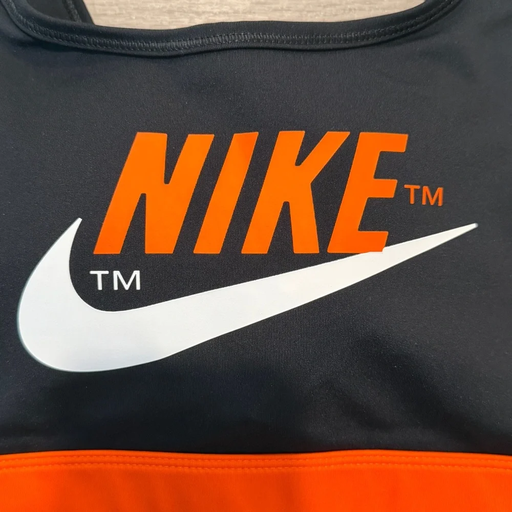 Nike Air Swoosh Medium-Support 1-Piece Pad Sports Bra